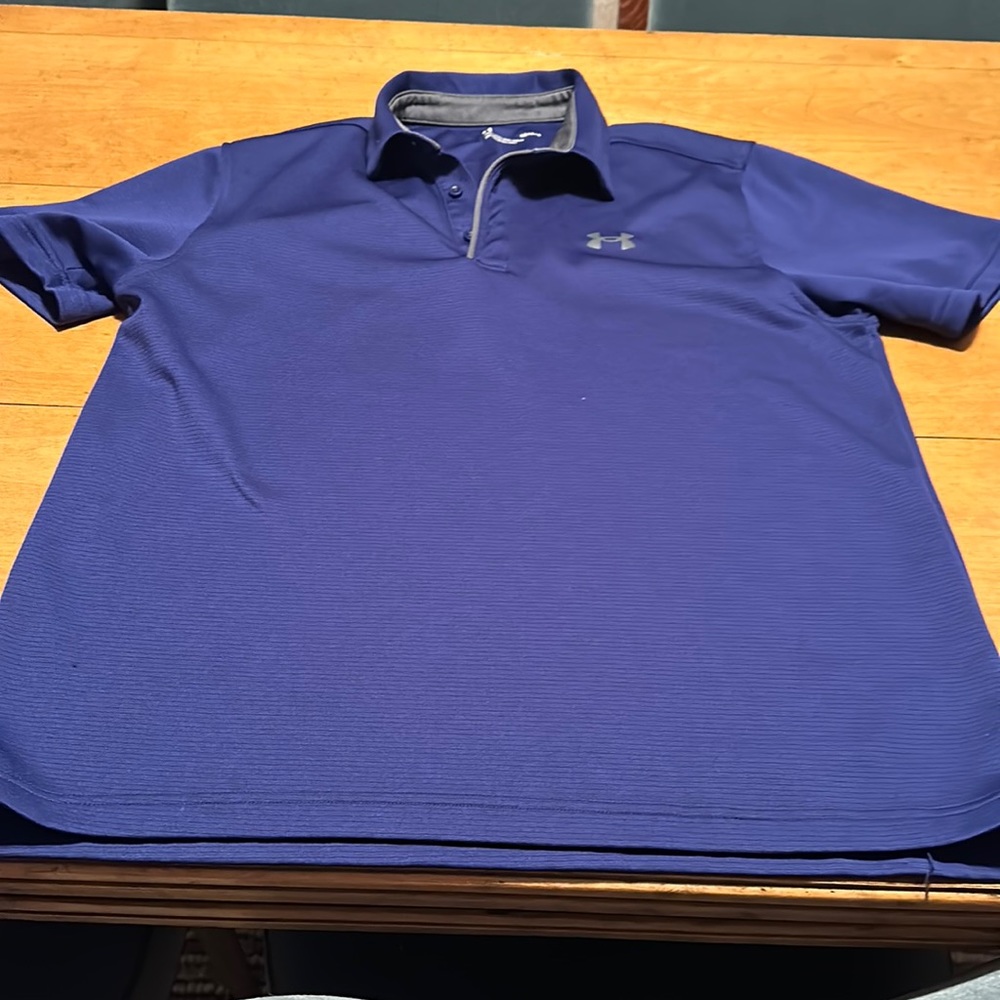 Great condition men’s blue under armor polo size large